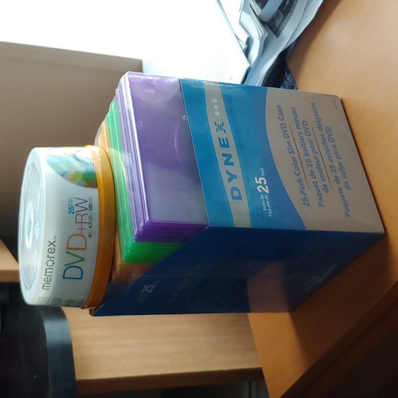Dvd+RW 25 pk & Dynex color slim DVD case 25 pack - Picture 1 of 7